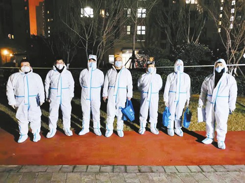 “感谢志愿者的辛苦付出 有你们在,我们感觉很安全”