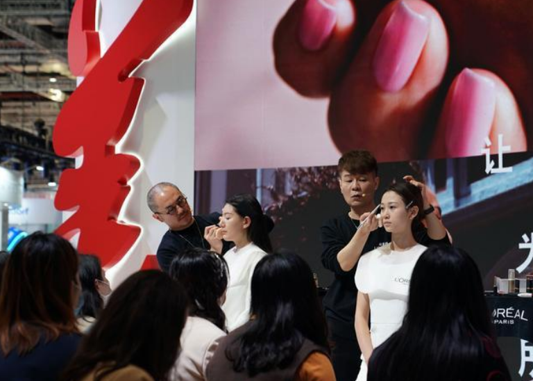 用了卸妆油还要用洗面奶吗?卸妆的正确步骤是什么?如何正确选择卸妆产品?