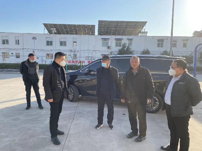 获嘉县司法局: 坚持“马路办公 马上办理” 助力帮扶村基础设施建设
