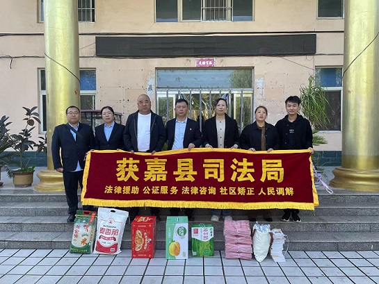 获嘉县司法局: 普法宣传进社区 关爱老人暖人心