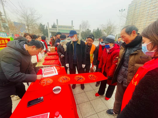 获嘉县司法局: 迎新春“年货”热闹“开市 ” 让居民感受法治文化魅力