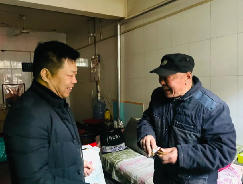 获嘉县司法局组织开展春节前走访慰问老干部活动